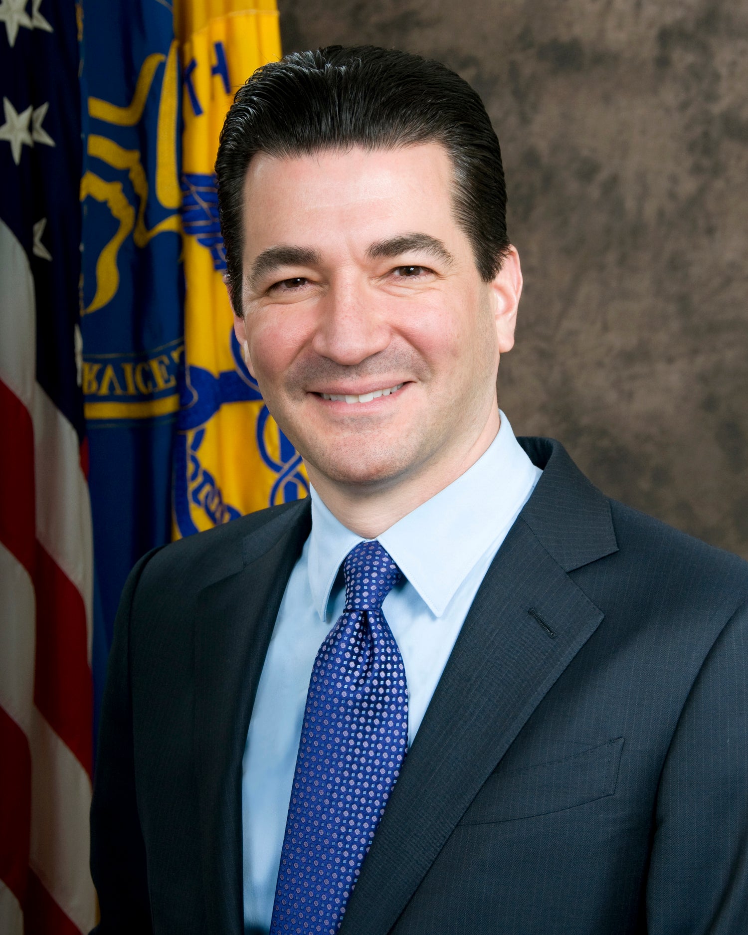 FDA head, en route to retirement, calls for legislative solutions to hemp regulation