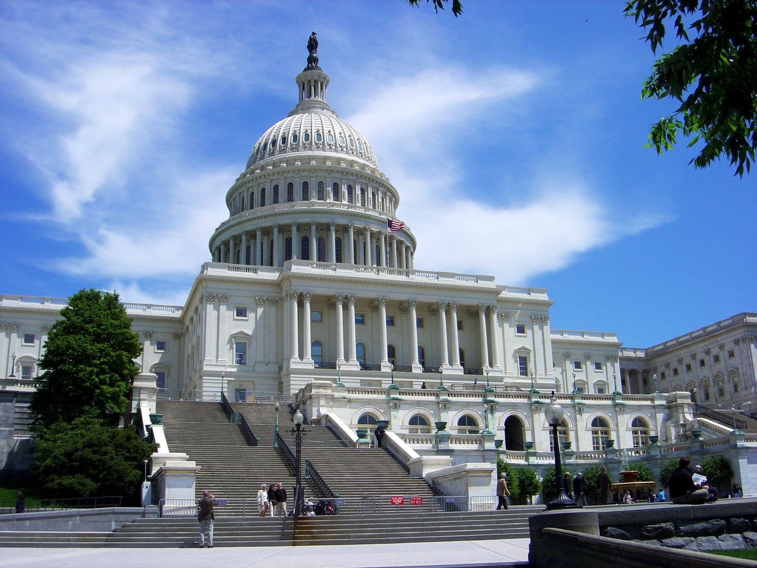 Senators in the U.S. Congress grow impatient at lack of hemp clarity from FDA
